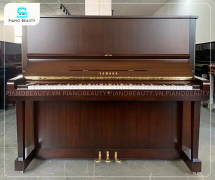 Đàn Piano Yamaha U5B được đánh giá cao nhờ sự phong phú, ấm áp, độ vang ấn tượng và khả năng cộng hưởng tuyệt