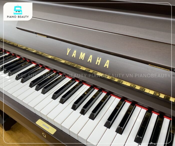 Đàn Piano Yamaha U5C có thiết kế trang nhã và sang trọng
