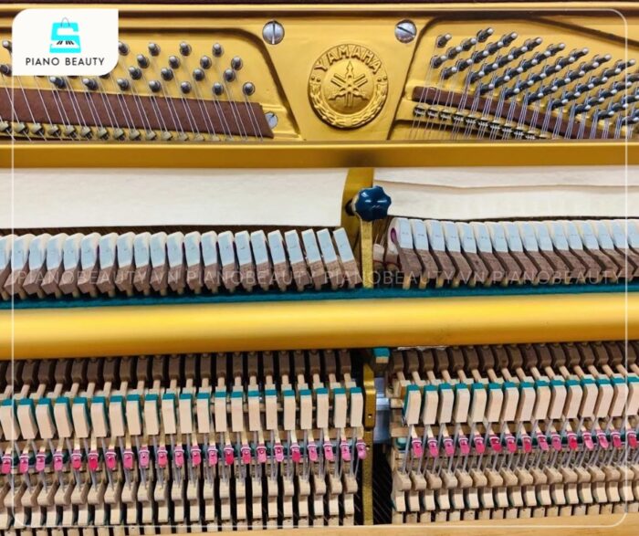 Đàn Piano Yamaha U7A nổi tiếng với chất lượng âm thanh trong trẻo, khả năng vang xa ấn tượng cùng độ đầy đặn hiếm có