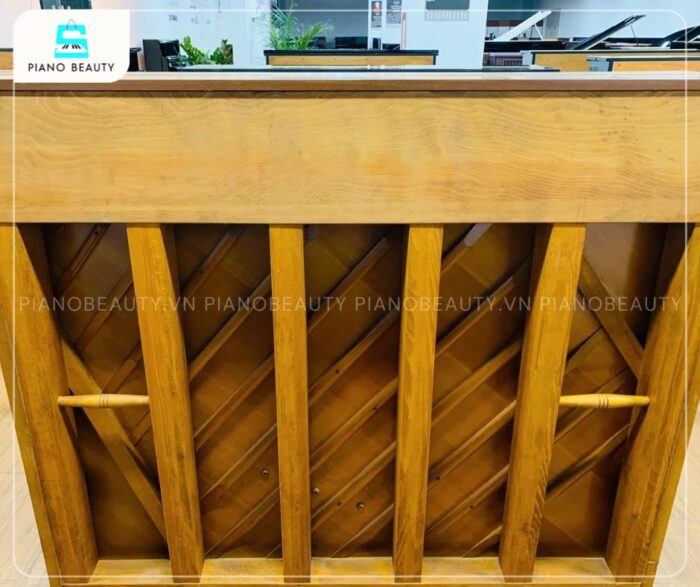 Khung Đàn Piano Yamaha U7A được đúc từ gang nguyên khối