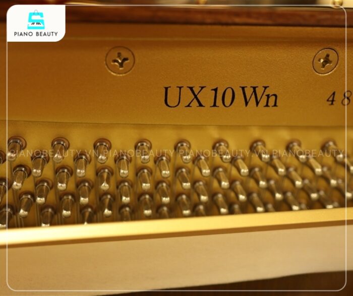 Đàn Piano Yamaha UX10Wn có âm sắc trong trẻo, vang vọng và đầy cảm xúc