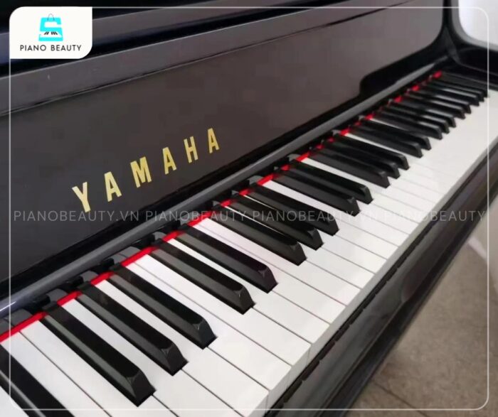 Bàn phím của Đàn Piano Yamaha UX300 bao gồm 88 phím, được chế tạo tinh xảo