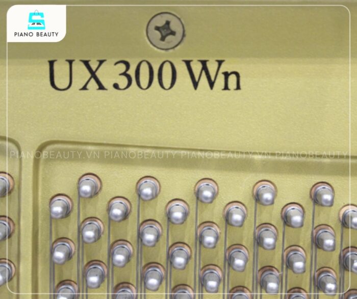 Đàn Piano Yamaha UX300Wn gây ấn tượng mạnh mẽ nhờ chất lượng âm thanh vượt trội