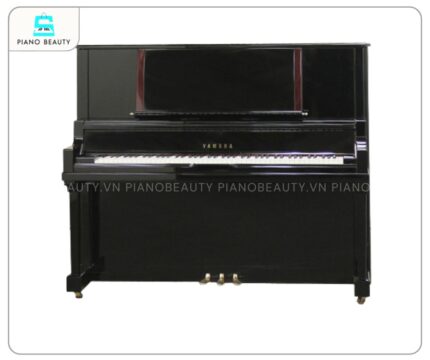 Đàn Piano Yamaha UX500 sở hữu vẻ ngoài sang trọng với chiều cao 131 cm