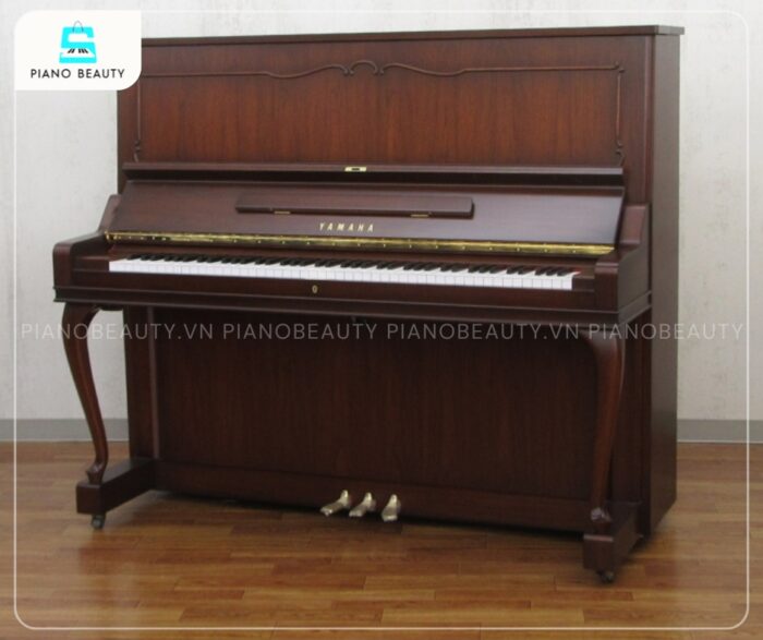 Đàn Piano Yamaha UX500WnC có thiết kế cổ điển sang trọng và tinh tế