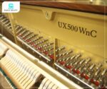 Đàn Piano Yamaha UX500WnC có âm sắc trầm ấm, vang dội và đầy đặn.