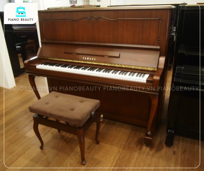 Đàn Piano Yamaha UX500WnC mang trong mình kiểu dáng upright truyền thống
