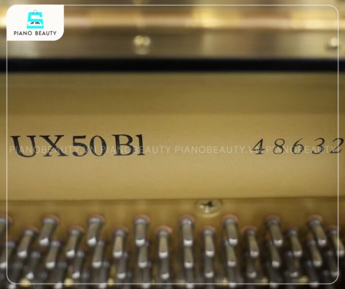 Đàn Piano Yamaha UX50BL gây ấn tượng mạnh mẽ với chất lượng âm thanh xuất sắc