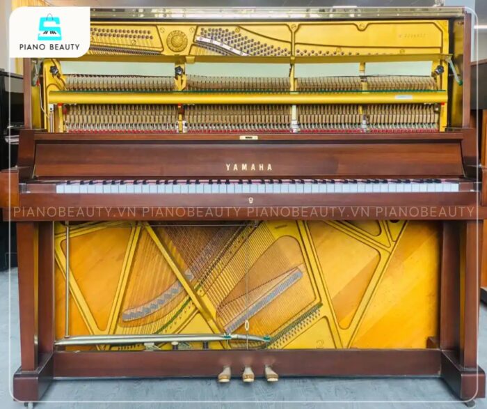 Đàn Piano Yamaha W102 trang bị bảng cộng hưởng làm từ gỗ vân sam