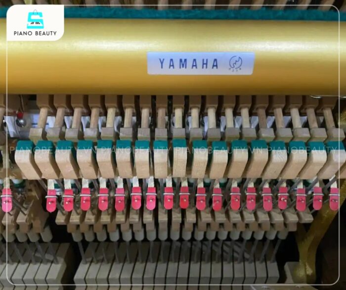 Đàn Piano Yamaha W105 đem lại trải nghiệm âm nhạc đặc sắc, với giai điệu ấm áp, trong trẻo và đầy nội lực