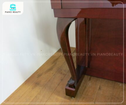 Đàn Piano Yamaha W106BB có lớp vỏ ngoài được chế tác từ loại gỗ quý hiếm có nguồn gốc từ Châu Phi
