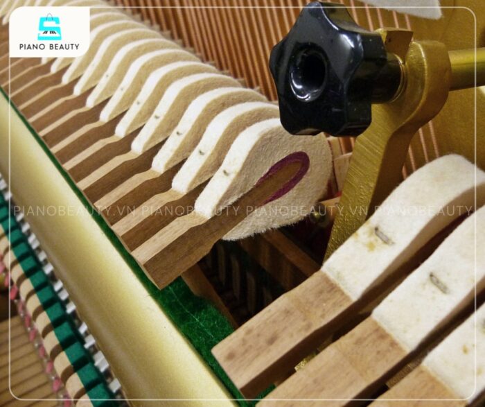 Đàn Piano Yamaha W106BB có búa đàn với khả năng phản hồi nhanh chóng