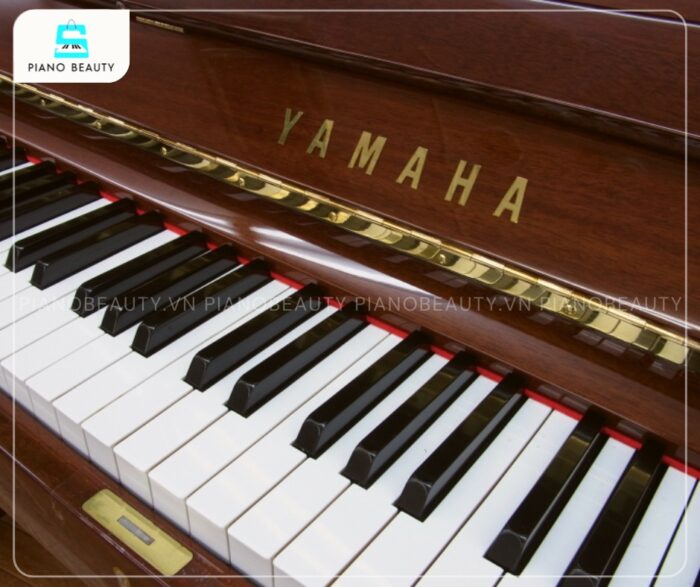 Đàn Piano Yamaha W106BM có bộ bàn phím được tinh chỉnh tỉ mỉ, mang lại độ nhạy cao