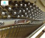 Đàn Piano Yamaha W106BM gây ấn tượng với âm thanh chất lượng cao và có độ ngân vang tốt
