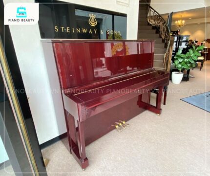 Đàn Piano Yamaha W108B kết hợp tinh tế giữa sự sang trọng của cổ điển và nét thanh lịch của hiện đại