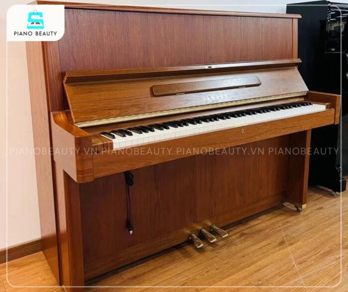 Đàn Piano Yamaha W109B có thân đàn được chế tác từ loại gỗ tự nhiên cao cấp