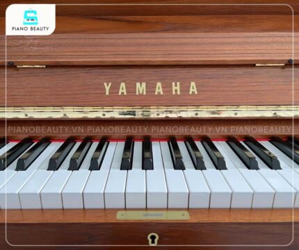 Bàn phím 88 phím của Đàn Piano Yamaha W109B được chế tạo từ vật liệu cao cấp như Phenolic Resin