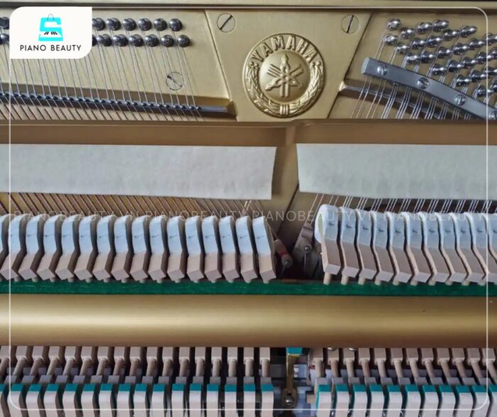 Đàn Piano Yamaha W109B có hệ thống búa đàn gỗ bọc nỉ len bền bỉ