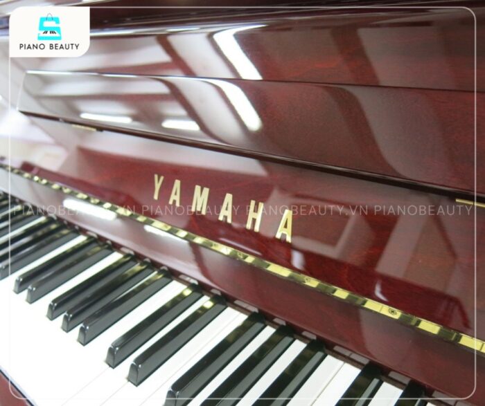 Đàn Piano Yamaha W110BB với chất liệu Acrylic cho phím trắng và Phenolic cho phím đen
