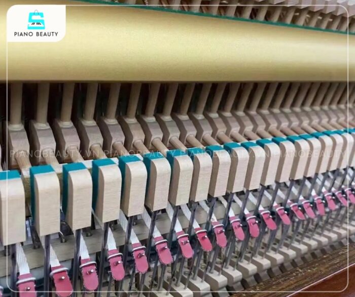 Đàn Piano Yamaha W110BW với âm thanh được cân bằng tuyệt vời trên toàn bộ dải tần