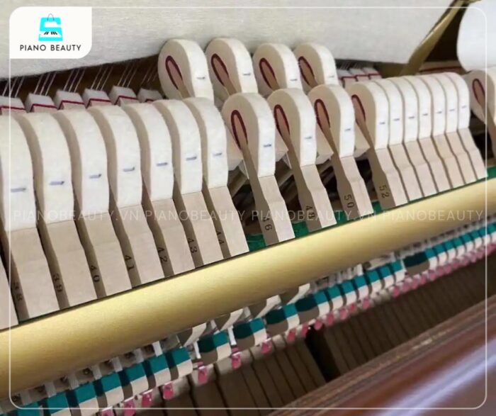 Đàn Piano Yamaha W110BW có búa đàn làm từ chất liệu gỗ cao cấp