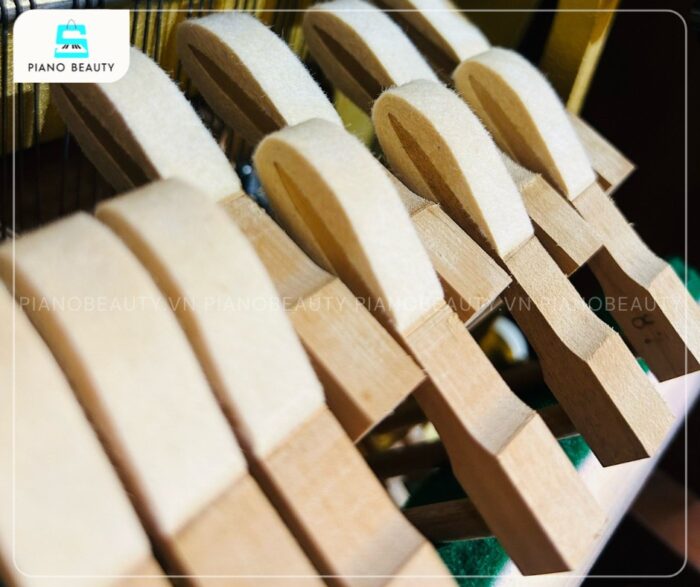 Đàn Piano Yamaha W116WT được trang bị búa đàn Semi-underfelt hammer