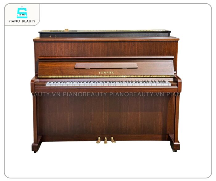 Đàn Piano Yamaha W116WT nổi bật với phong cách thiết kế cổ điển đầy sang trọng