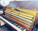 Đàn Piano Yamaha W116WT có bàn phím nhạy bén, hệ thống 3 pedal linh hoạt