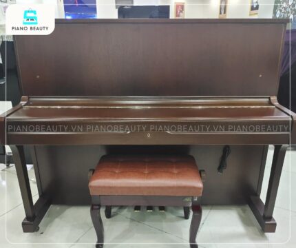 Đàn Piano Yamaha W120BW là cây đàn piano cơ đứng nhỏ gọn, thiết kế sang trọng với chất liệu gỗ óc chó cao cấp