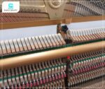 Đàn Piano Yamaha W201 có phong cách thiết kế cổ điển, vẻ ngoài tinh tế và âm thanh vượt trội