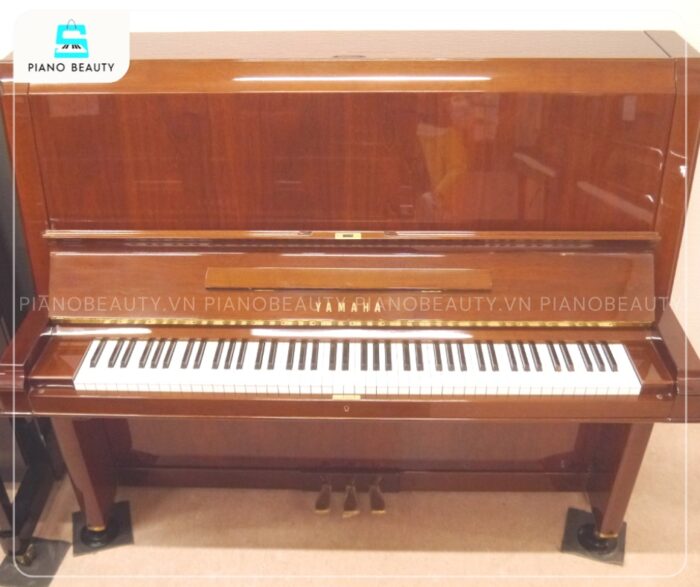 Đàn Piano Yamaha W202 nổi bật với thiết kế đàn piano cơ cổ điển