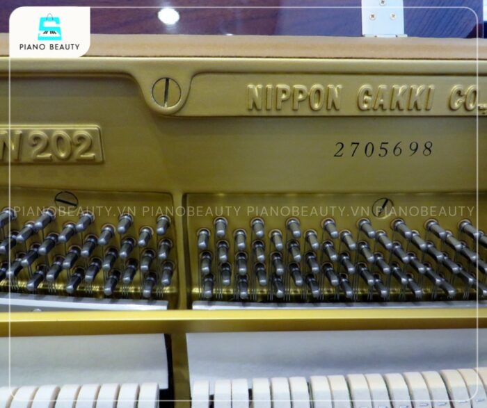 Đàn Piano Yamaha W202 có búa đàn được sản xuất từ nỉ lông cừu