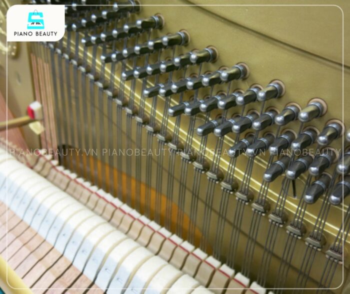 Đàn Piano Yamaha W202 sở hữu dây đàn làm từ thép cao cấp