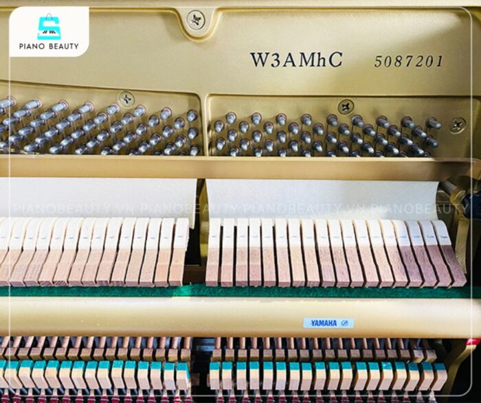 Đàn Piano Yamaha W3AMhC có búa đàn gỗ được bọc nỉ cao cấp