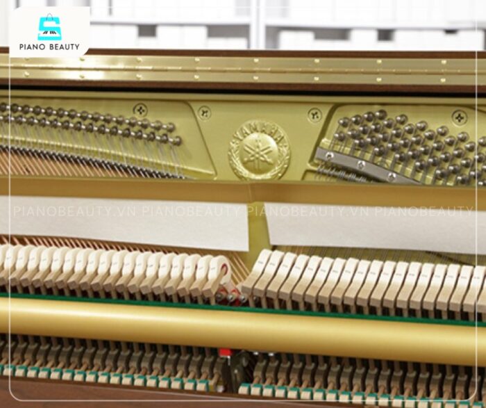 Đàn Piano Yamaha YU10WnC có búa đàn làm từ nỉ lông cừu cao cấp