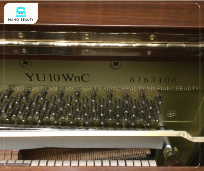 Đàn Piano Yamaha YU10WnC mang lại âm sắc vang vọng, rõ nét và đa dạng trên toàn bộ dải tần
