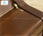 Đàn Piano Yamaha YU10WnC nổi bật với thiết kế vân gỗ óc chó sang trọng