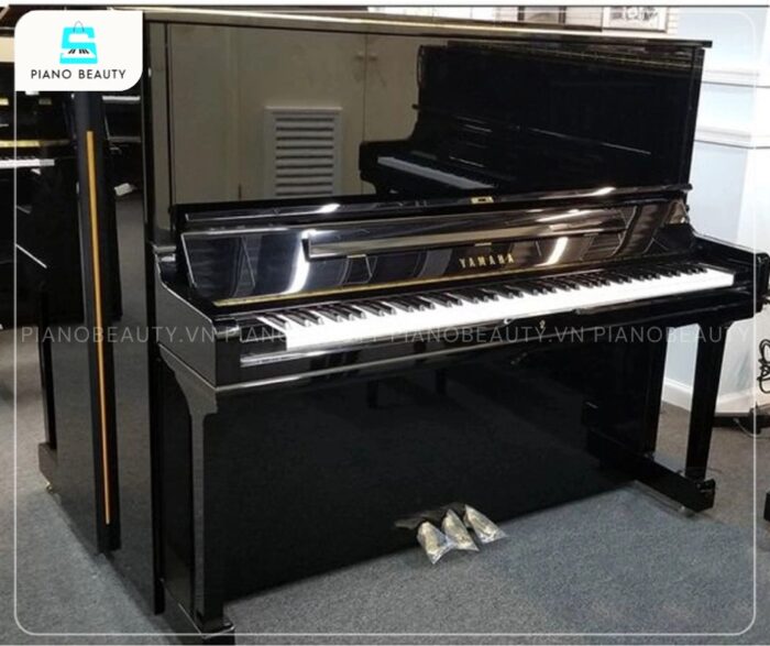 Đàn Piano Yamaha YU3SXG có thiết kế upright piano mang đậm nét cổ điển, với chiều cao ấn tượng 131cm