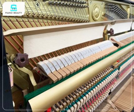 Đàn Piano Yamaha YU5 được trang bị hệ thống búa đàn làm từ lông cừu tự nhiên nén chặt