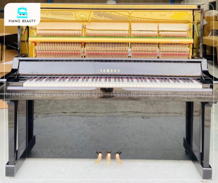 Đàn Piano Yamaha YU50 được đánh giá cao về chất âm phong phú, đầy đặn và có độ vang ấn tượng