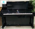 Đàn Piano Yamaha YUA mang thiết kế upright truyền thống với chiều cao ấn tượng 131cm