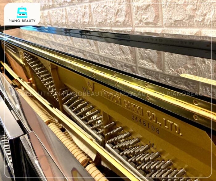 Đàn Piano Yamaha YUA chinh phục người nghe bằng chất âm trong trẻo, bay bổng, đặc biệt là ở dải tần cao