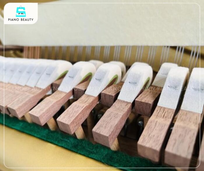 Đàn Piano Yamaha YUX trang bị nỉ búa hai lớp: Lớp ngoài mềm mại, lớp trong cứng cáp