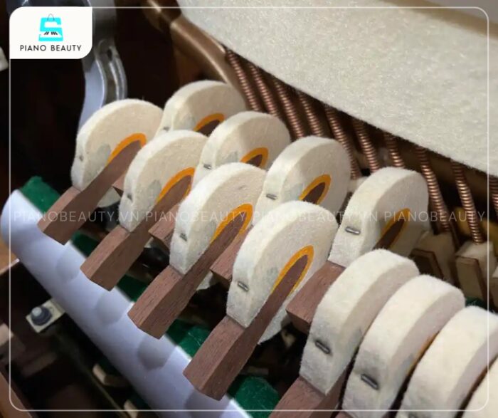 Đàn Piano Kawai KL702 với búa đàn nỉ lông cừu chắc chắn