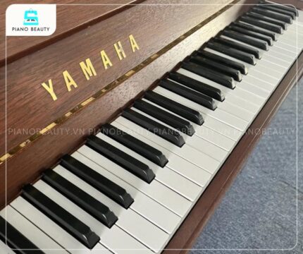 Piano cơ Yamaha SX100 phím đàn chắc chắn và bền bỉ