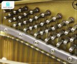 Trục giữ dây đàn của piano Yamaha U10A
