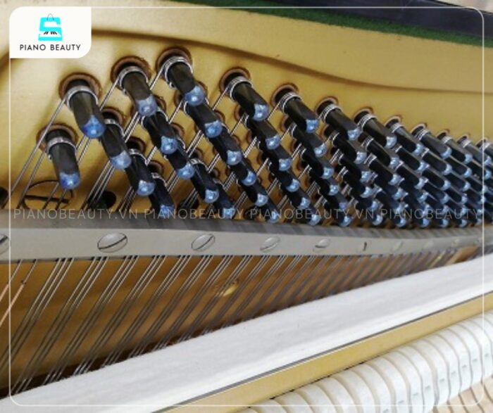 Trục giữ dây đàn chắc chắn của Yamaha U1G