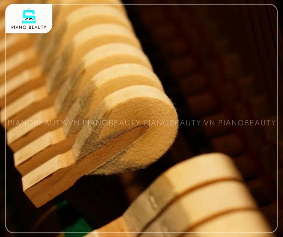 Búa đàn lông cừu của đàn piano Yamaha U2B