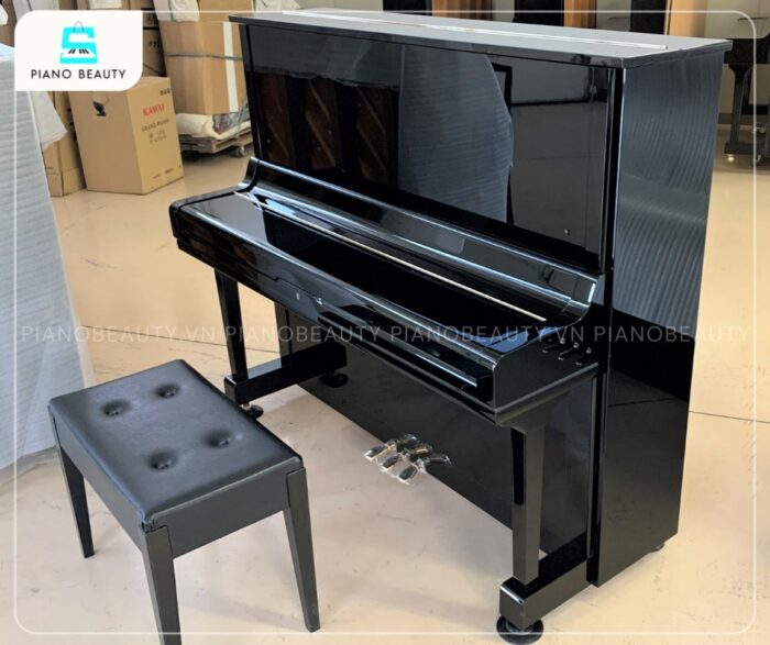 Đàn piano Yamaha U3M sang trọng với lớp sơn đen bóng