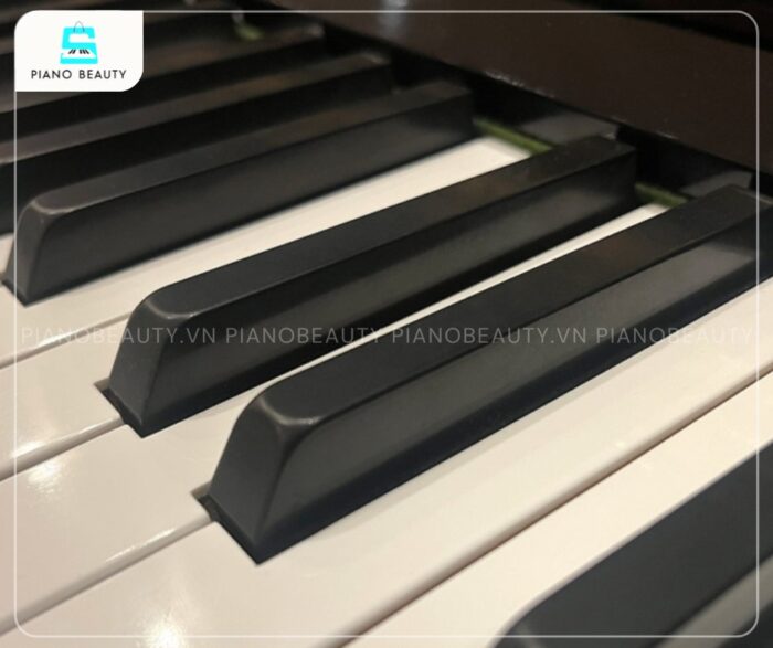 Đàn piano Yamaha UX bàn phím gỗ bền bỉ